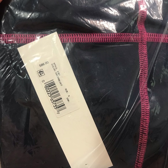 NWT Miraclesuit Tummy-Control Performance 7/8 Leggings - Picture 8 of 8